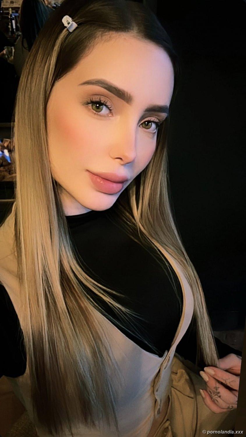 Naked Naughty Puff que muestra todo - Foto 244763