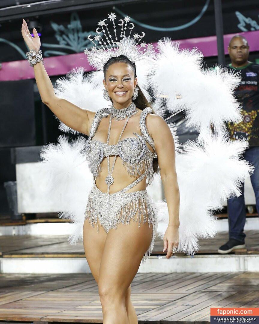 Paolla Oliveira desnuda en las poses capturadas y sexys - Foto 242872