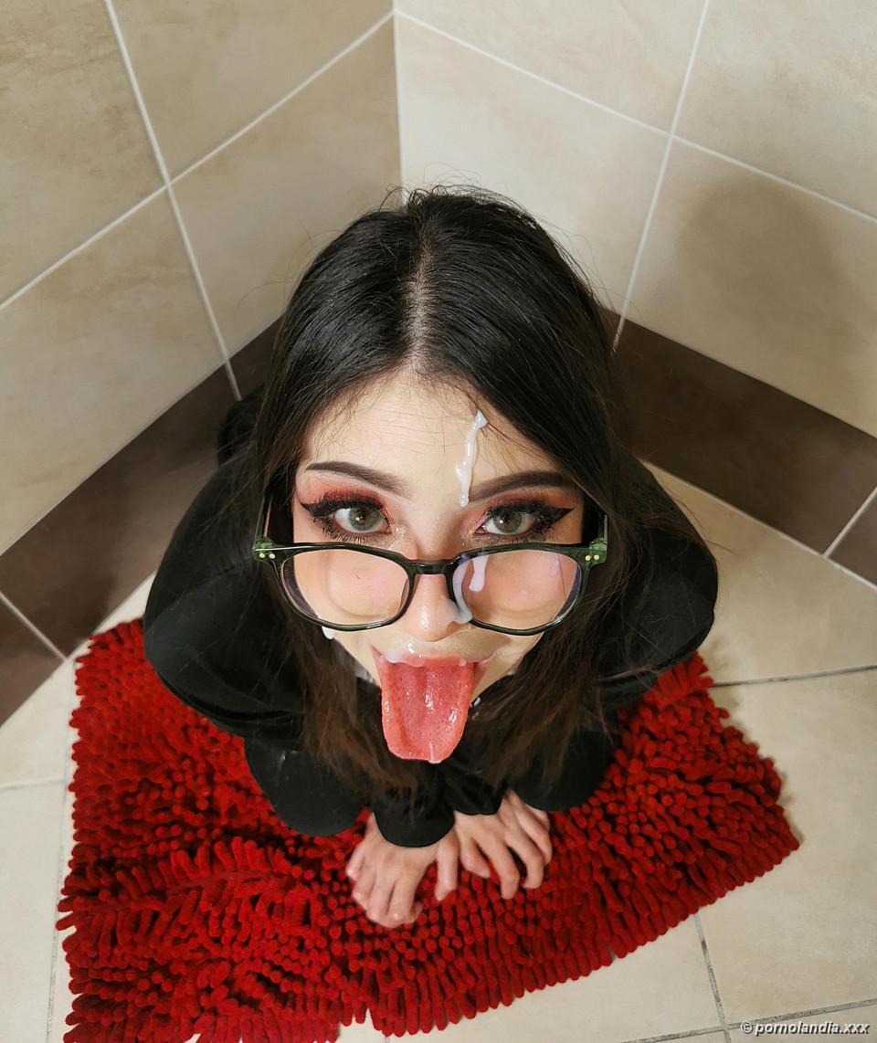 Japonese Naked Loves Cumshot en la cara - Foto 240104