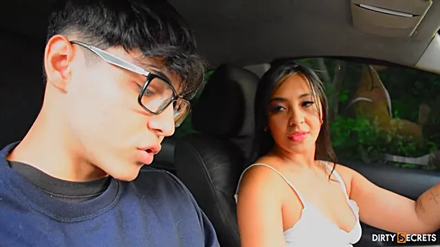 1K 23:23 0% Leyla Johnson soborna al joven hasta follárselo