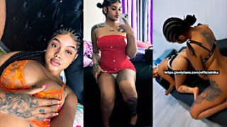 Dora haciendole una rica paja a una amiga lesbiana