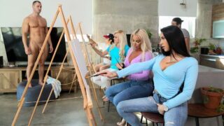 Las chicas tenían que pintar, pero primero necesitaban experimentar la modelo desnuda.
