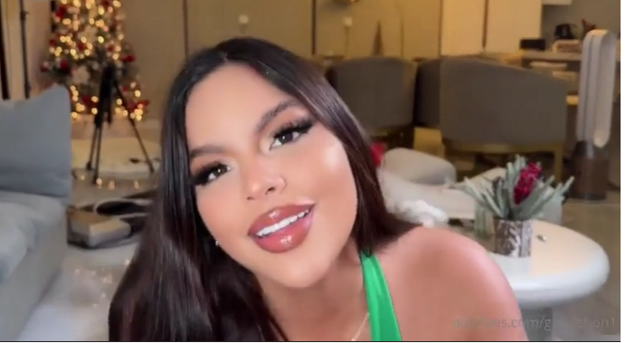 HD	10:57	

Gracie Bon singando muy rico sobre ese guebo hasta que la saca

 286
 100%