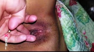 Timida pero se deja convencer por su novio